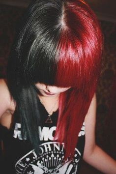Illustration for article titled Split Dye Hair: Love it or hate it?